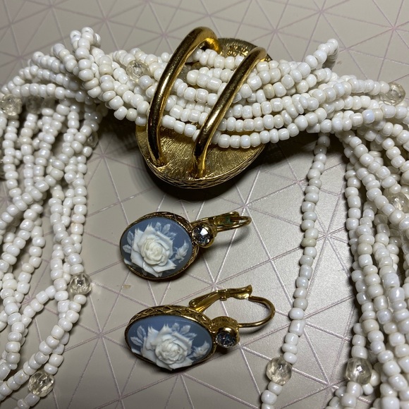 Vintage Cameo Jewelry Set - Picture 7 of 7